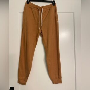 Vuori Performance Jogger women’s size small